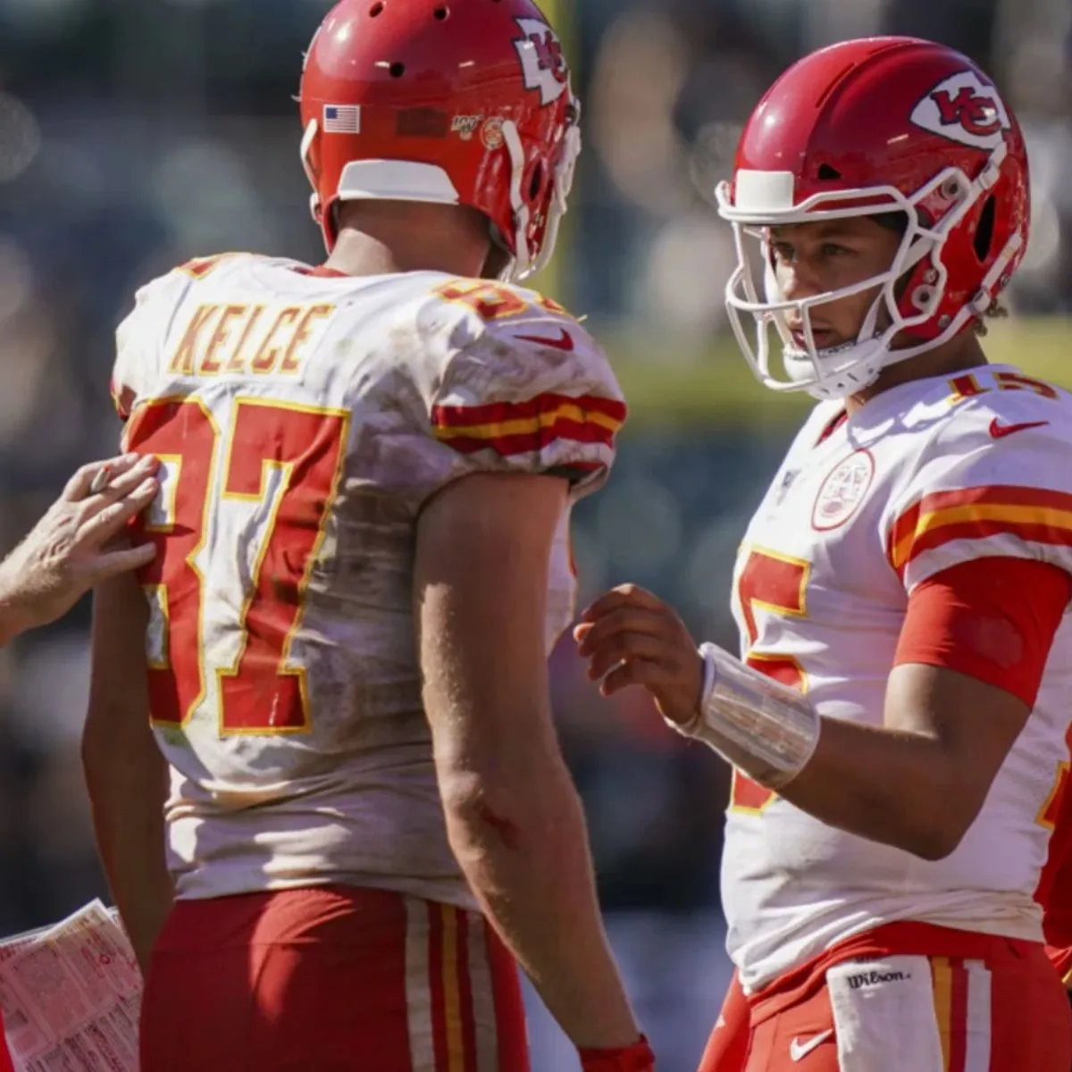 Andy Reid and Patrick Mahomes passionately defend Travis Kelce amid criticism for slow start