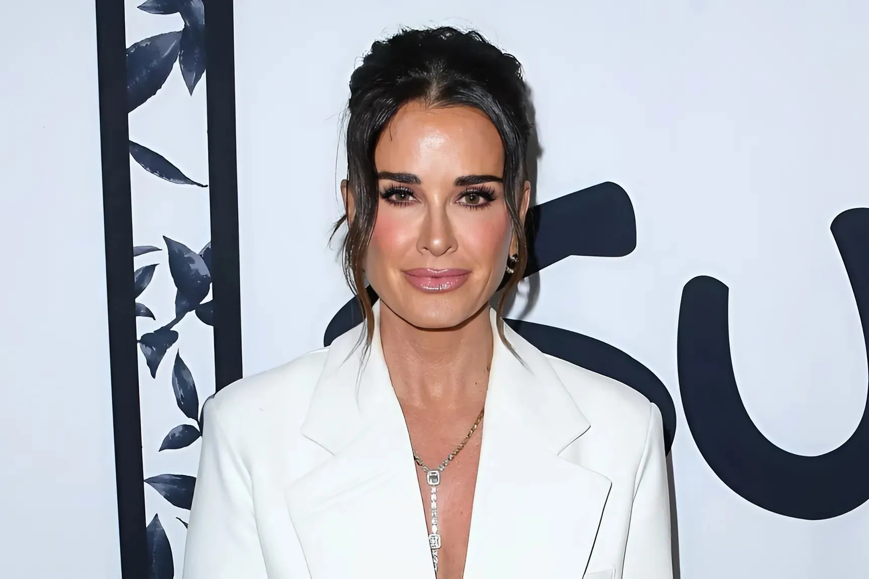 Kyle Richards Sheds New Light on How She and Mauricio Have "Navigated" Their Split