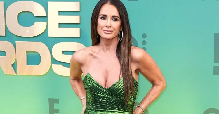 Kyle Richards Says “Friendships” Have “Shifted” on New RHOBH Season as “New Person” is Adding a “Completely Different” Vibe, Plus Outs Herself as The Mystery ‘Housewife’ Working on Secret Project With Reese Witherspoon