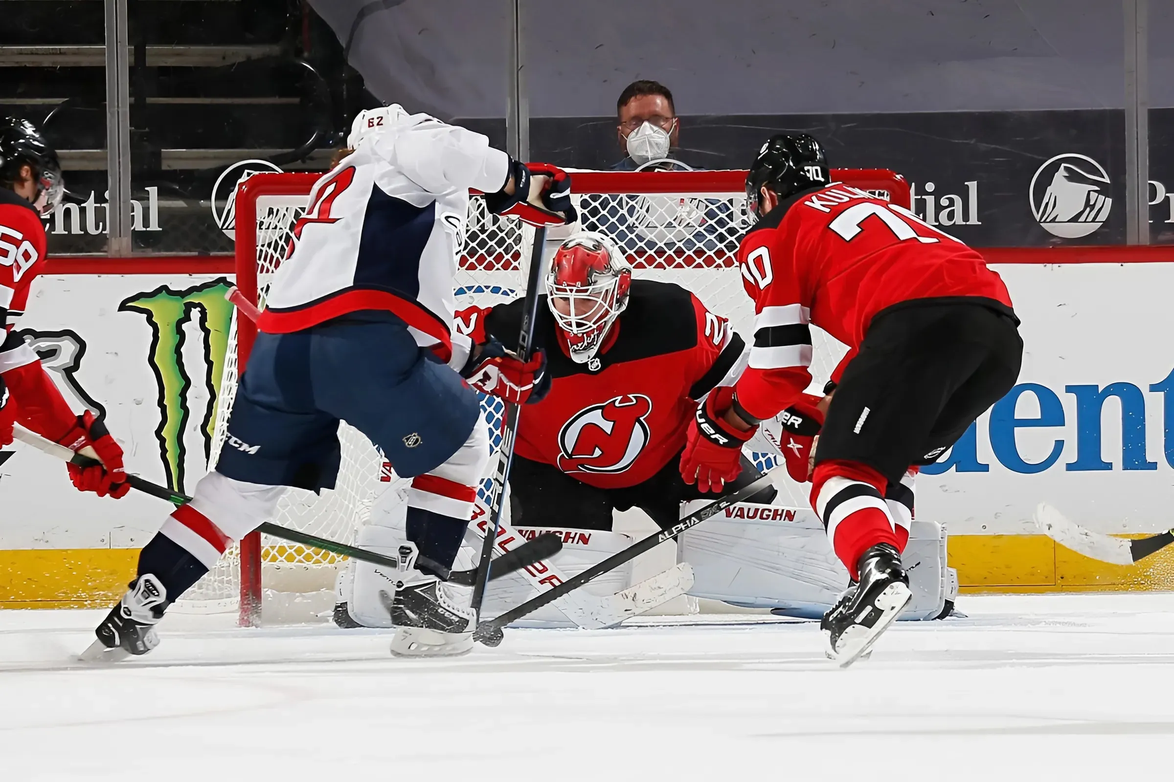 Capitals earn first preseason win over Devils