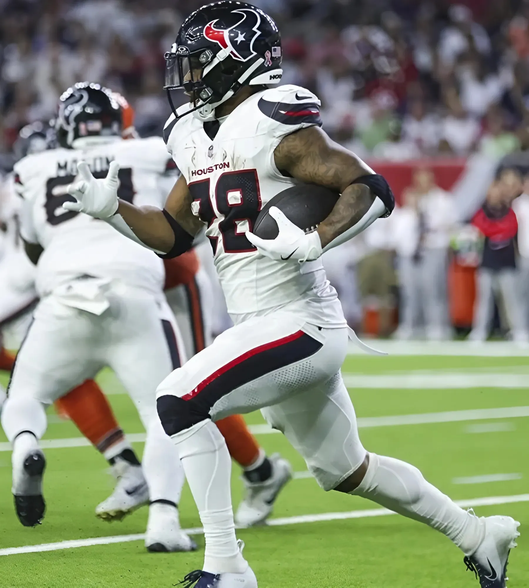 Texans RBs Joe Mixon (ankle), Dameon Pierce (hamstring) sit out practice