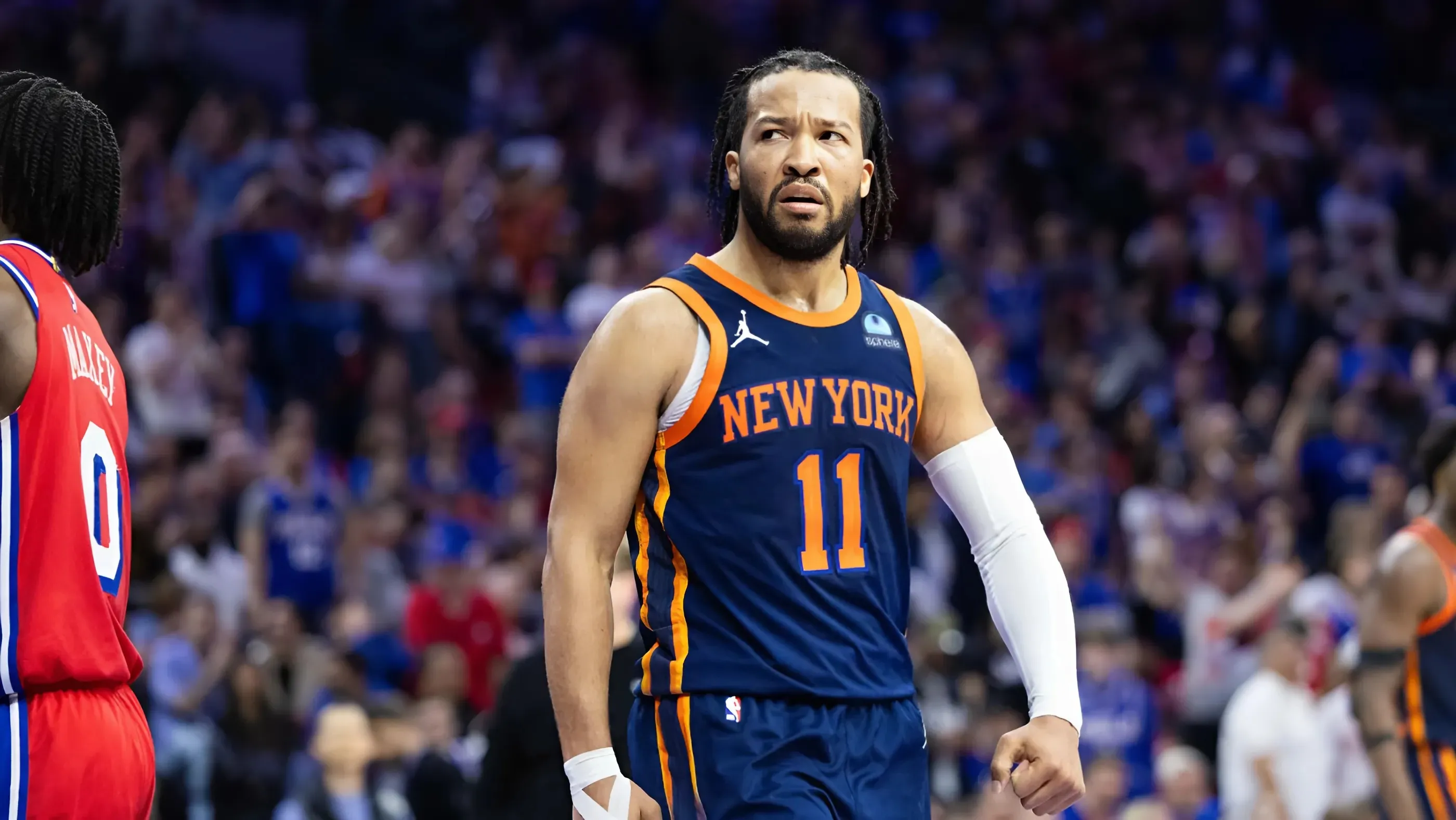 Jalen Brunson Makes Hilarious NFL Jersey Bet With Comedy Legend Jon Stewart