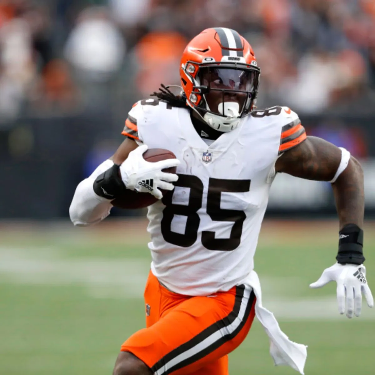 Browns lose David Njoku for Raiders matchup with ankle injury