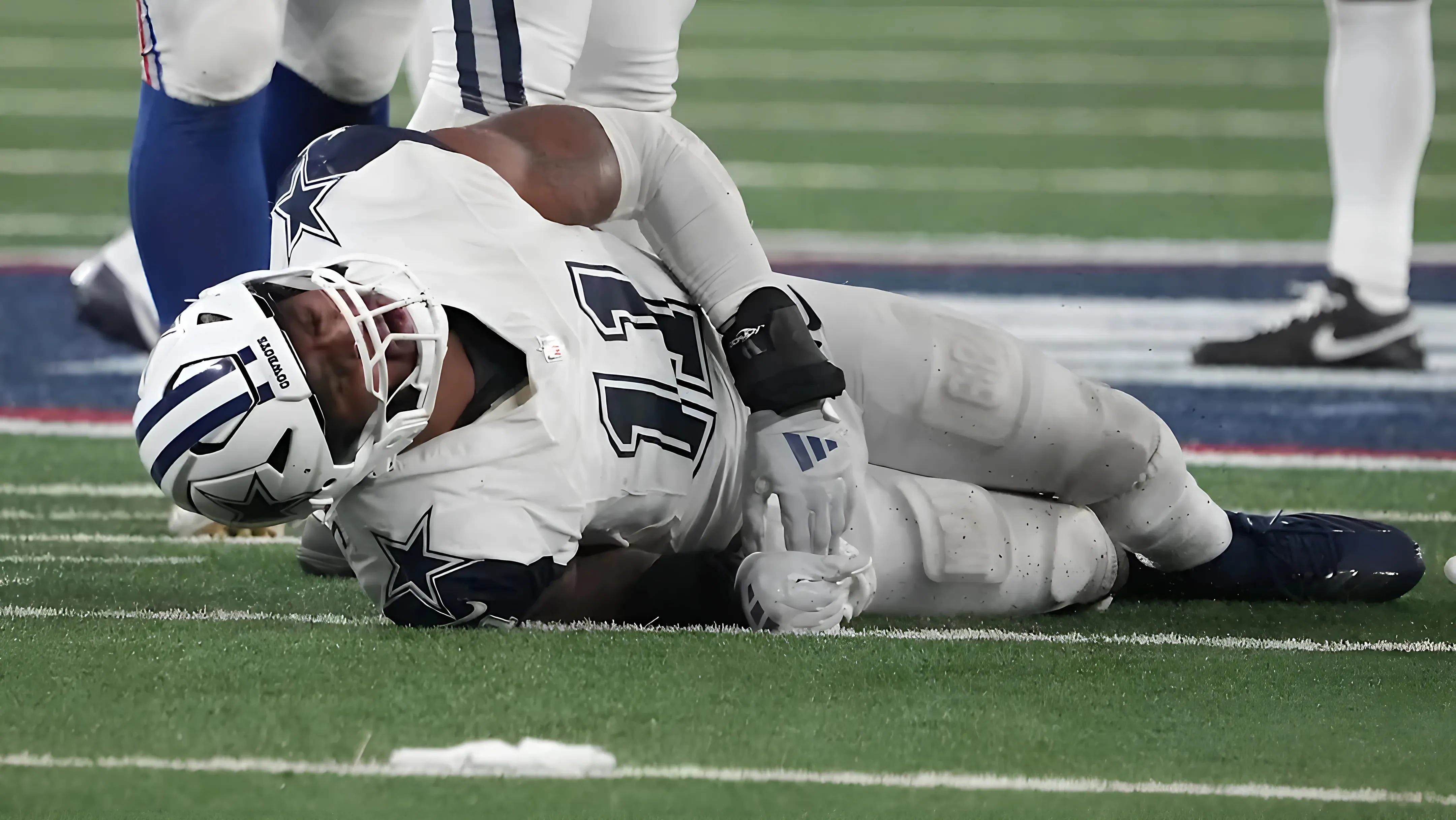 Cowboys' Micah Parsons could miss multiple weeks with ankle injury