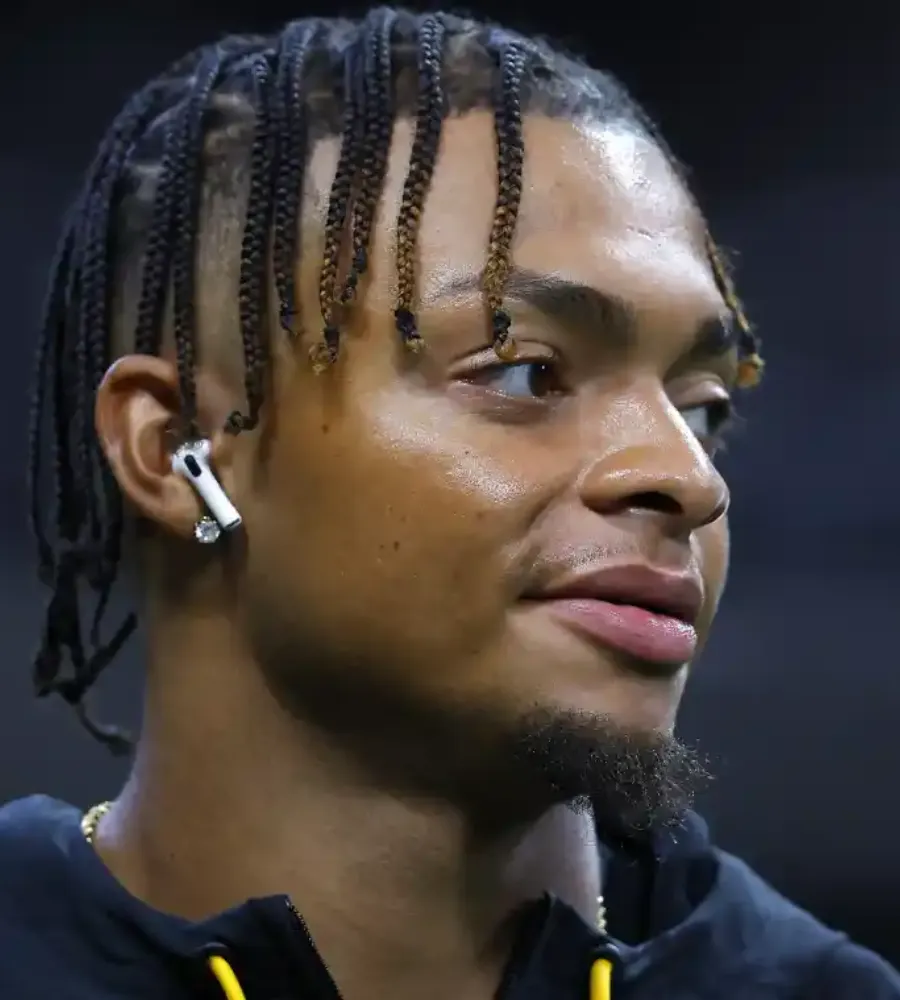 Steelers QB Justin Fields Fires 4-Word Shot at Bears’ Coaching