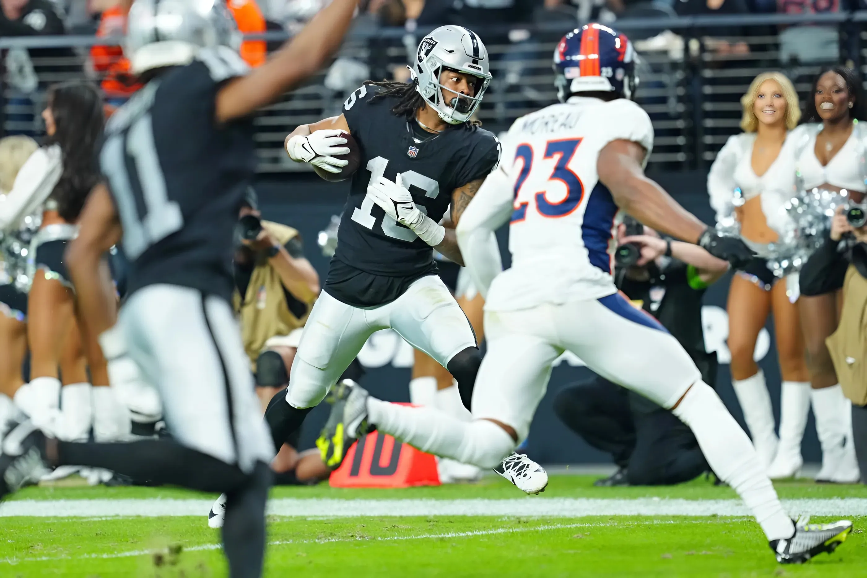 Raiders WR Jakobi Meyers From the Locker Room Cleveland Browns Week-thao