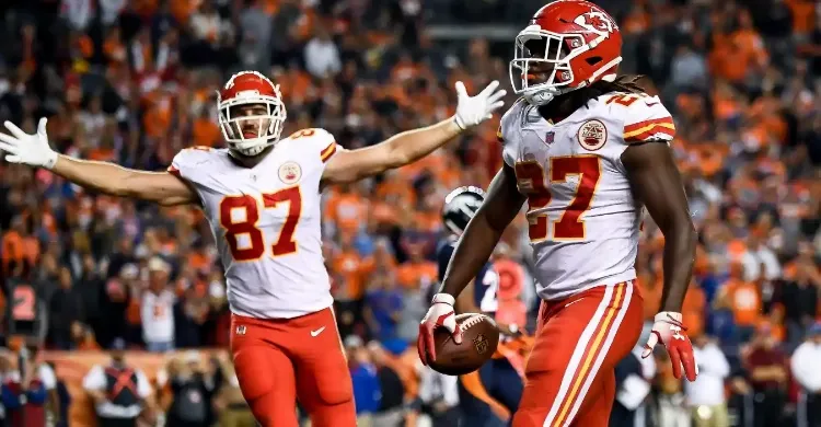 Chiefs’ Travis Kelce Speaks Up for Kareem Hunt Amid KC Return