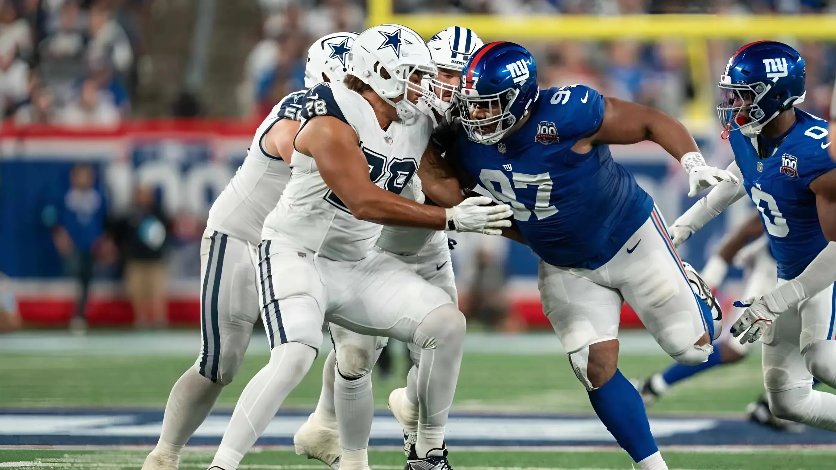 Giants star throws shade at Cowboys rookie with petty message that doesn't come across as he thinks