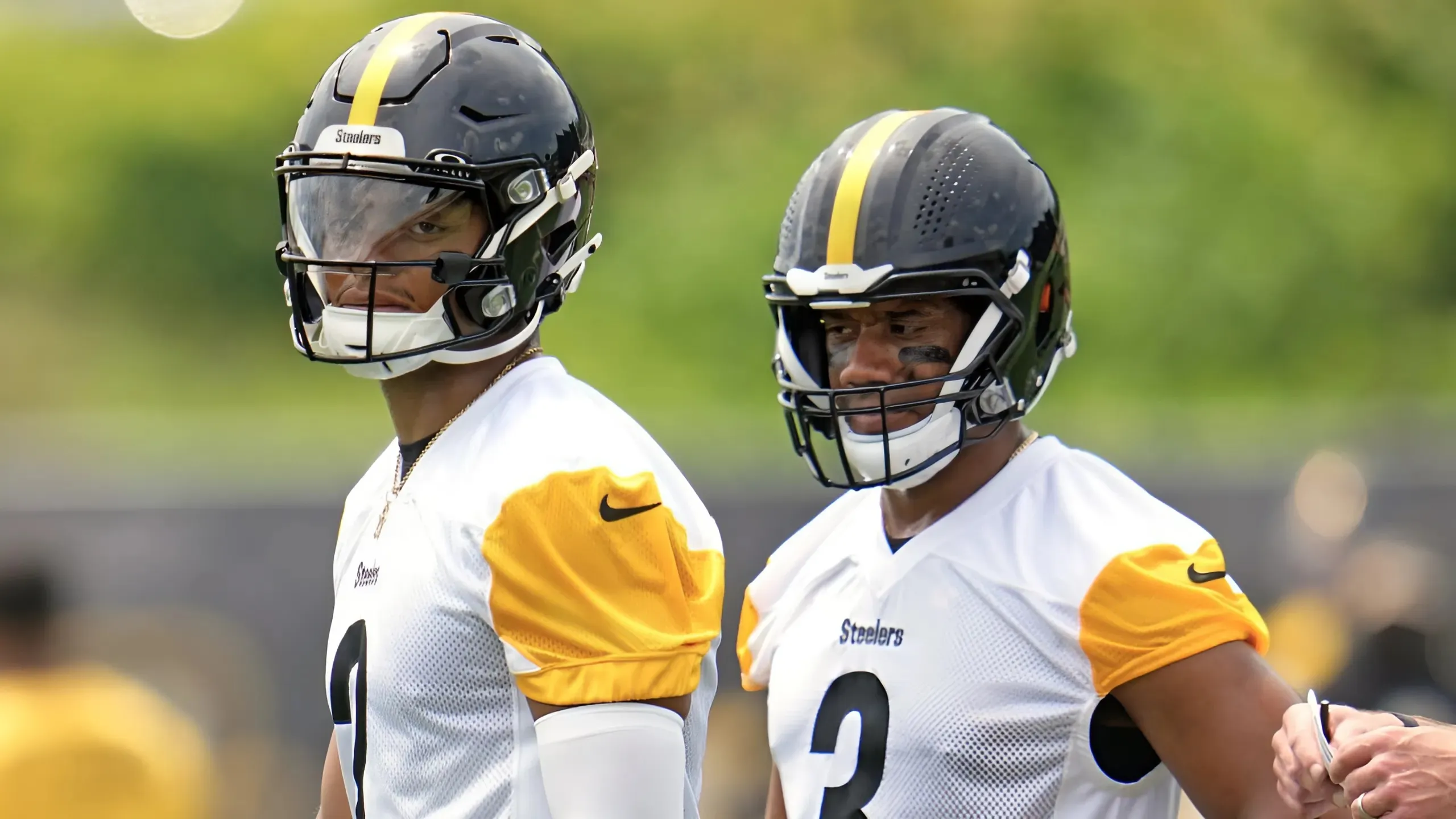 Steelers' Justin Fields Shared How He's Balanced Leadership With Russell Wilson