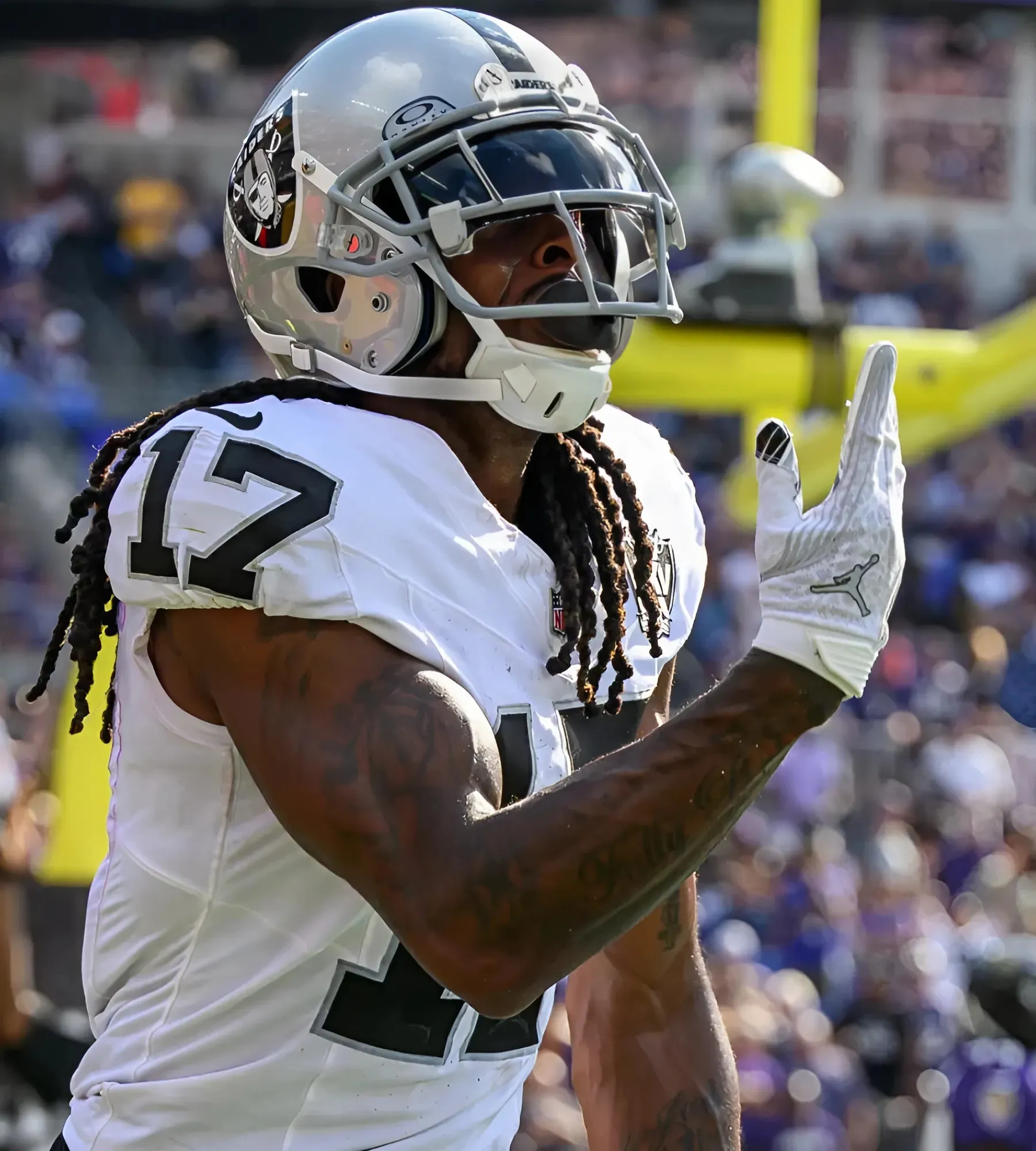 Raiders WR Davante Adams Week To Week With Hamstring Injury