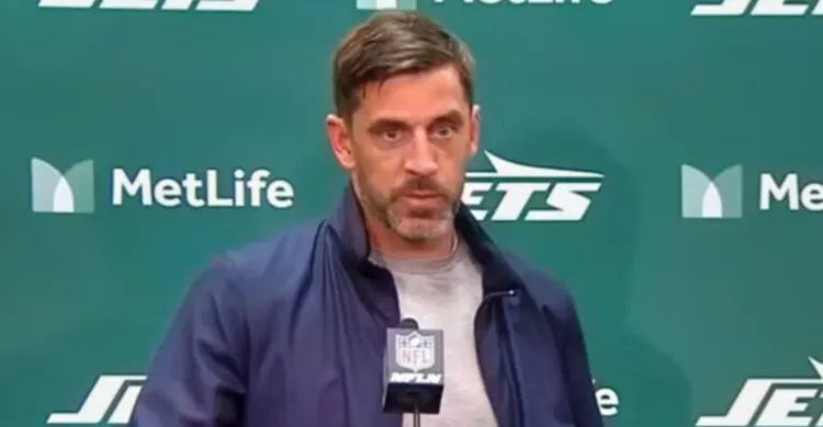 VIDEO: Jets QB Aaron Rodgers Took A Big-Time Shot At HC Robert Saleh Following Stunning Loss To The Broncos