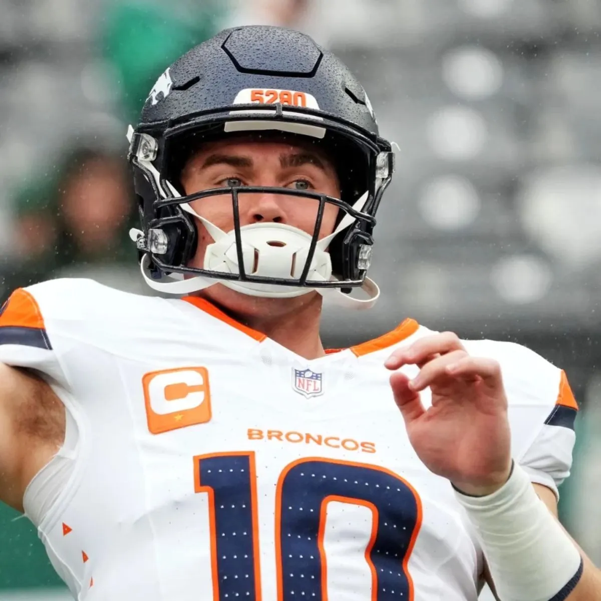 Broncos HC believes in Bo Nix despite historically bad start to career