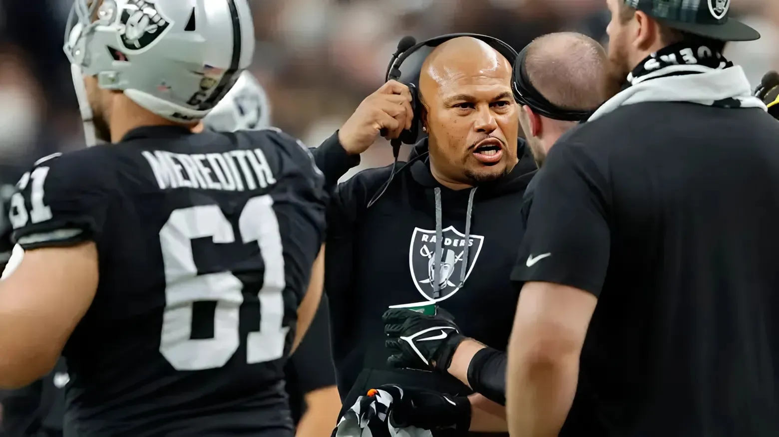 Raiders’ Antonio Pierce Issues Apology to Team Over Comments