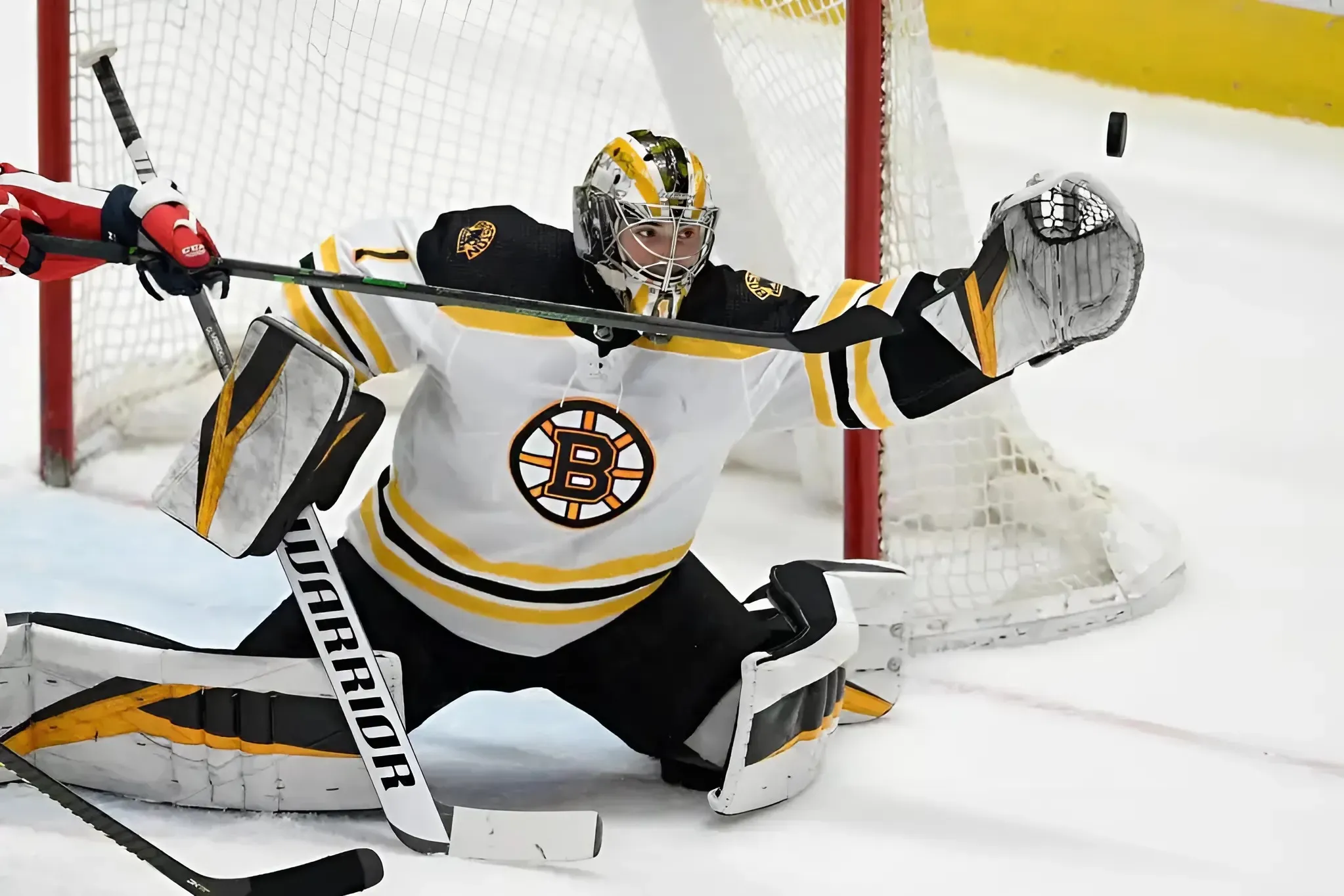 Trusted Insider Says Swayman Now Considering Trade Ask from Bruins