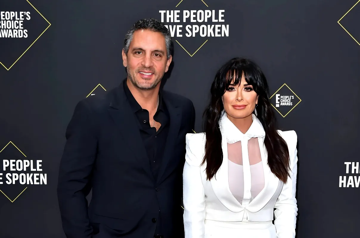 Kyle Richards Talks Mauricio’s DMs From Women, What Part of RHOBH is “Torture,” Ultimate Girls Trip and Teases Jamie Lee Curtis on RHOBH