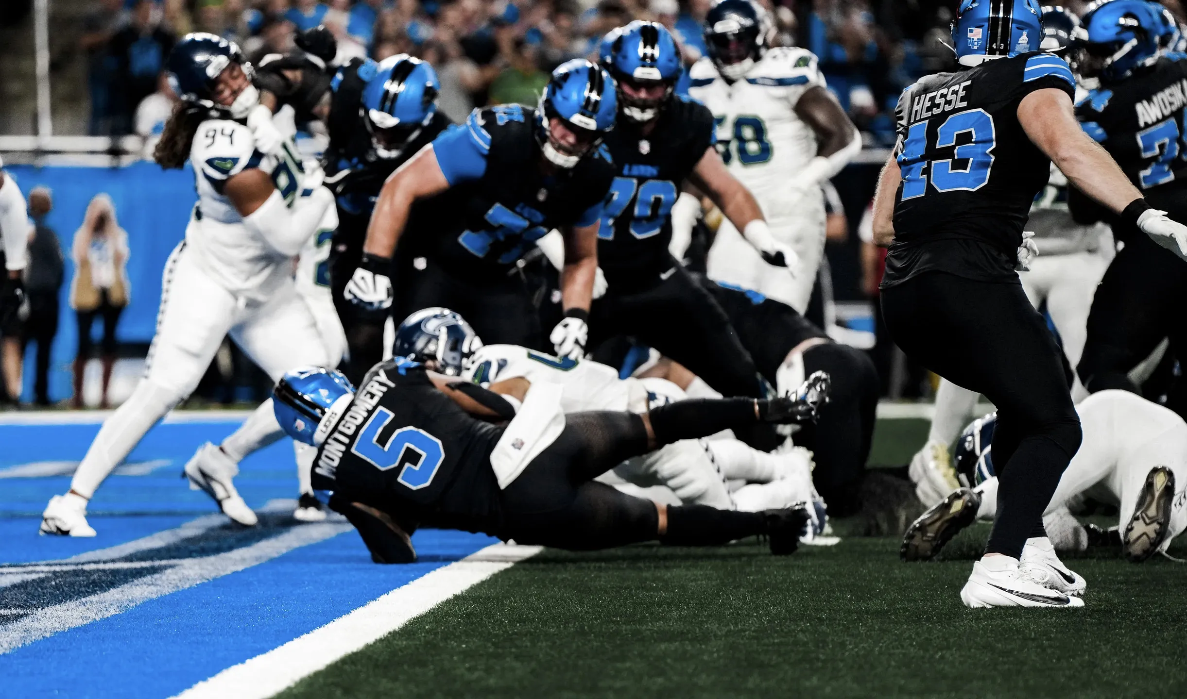 Lions fans are blown away by David Montgomery's beast mode run vs. Seahawks