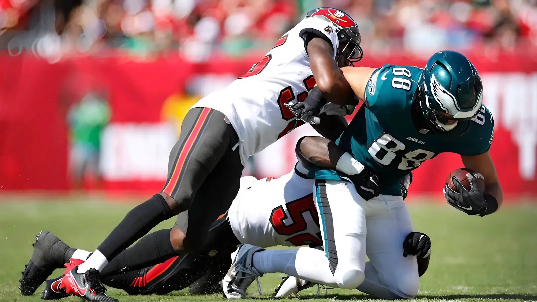 Eagles snap count breakdown: Injuries and Inefficiency a loss v. Buccaneers