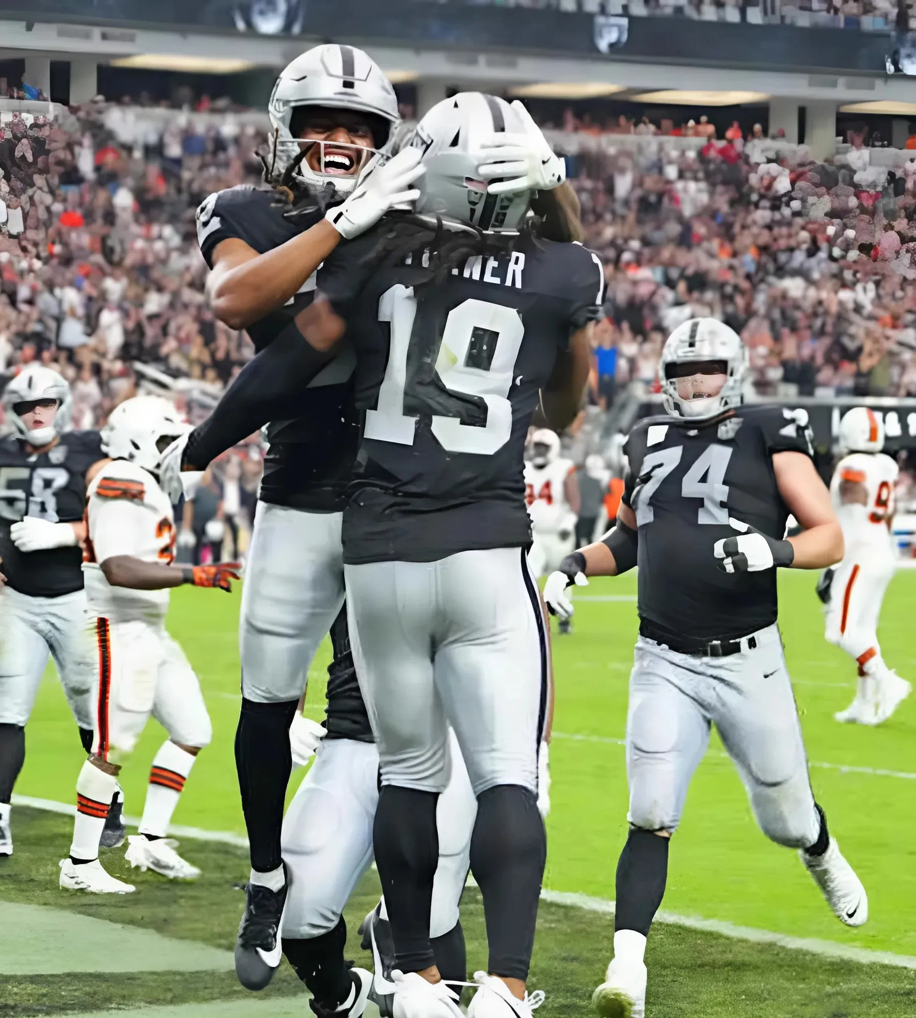 Antonio Pierce Still Slowly but Surely Changing Raiders' Culture