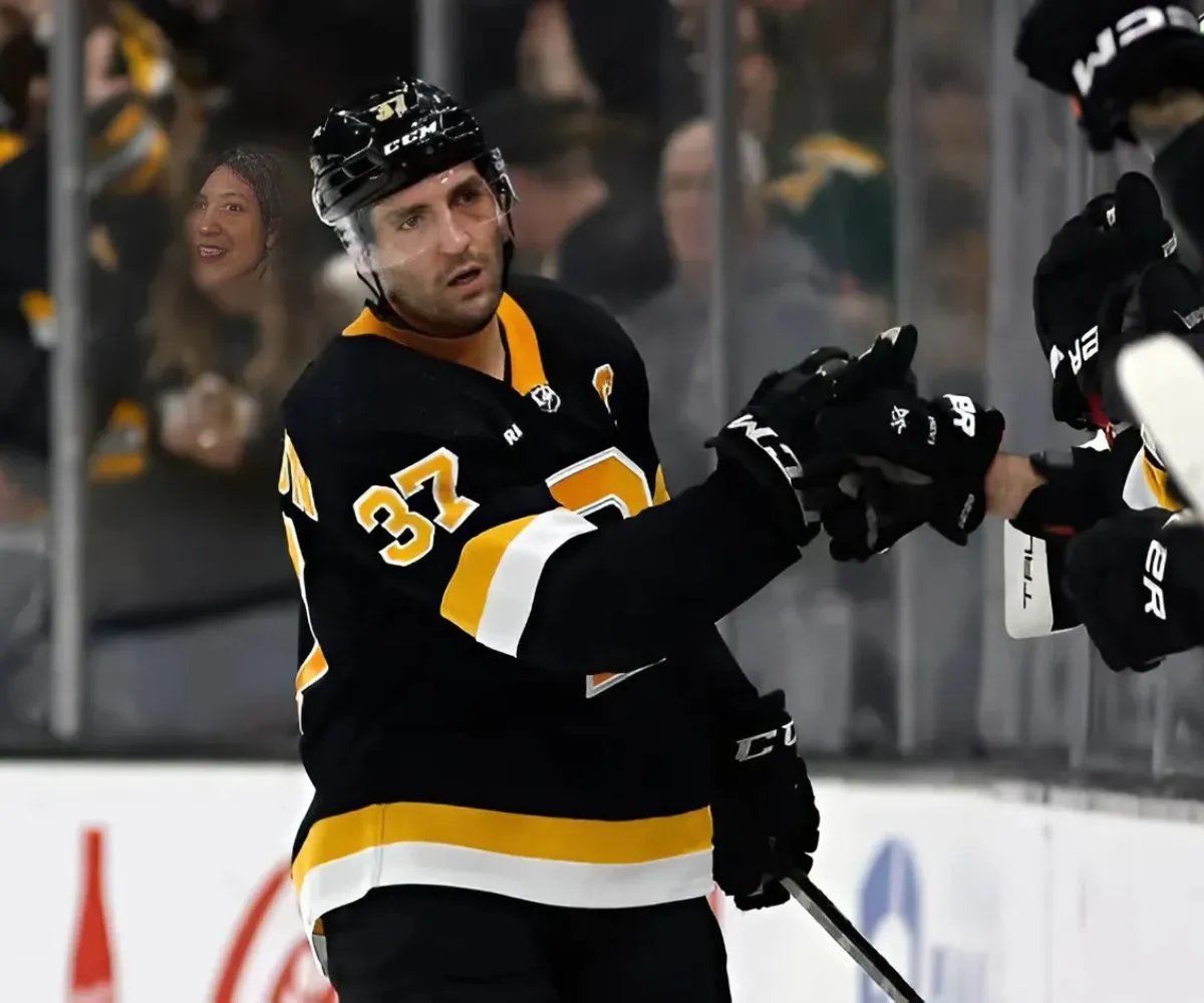 Bruins Legend Reunites With Team In Quebec City