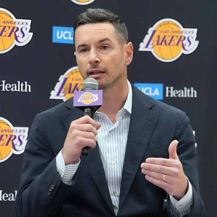 Lakers Coach JJ Redick Has Eye-Opening Exchange With Reporter