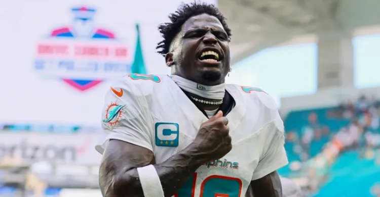 Dolphins' Tyreek Hill speaks out amid trade speculation