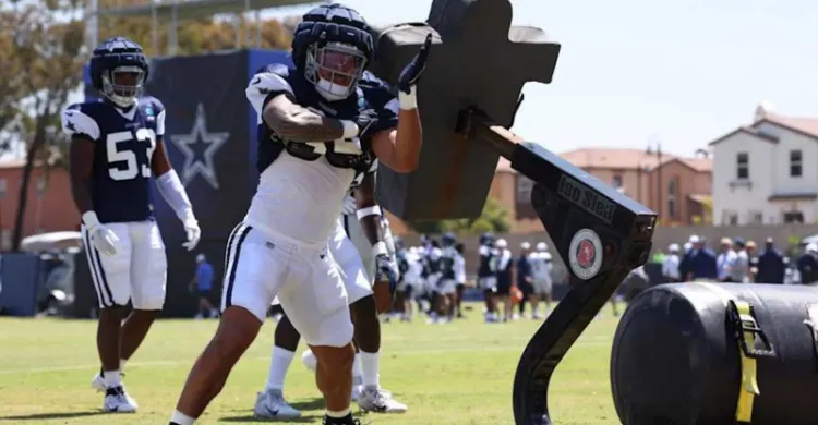 Dallas Cowboys rookie makes surprise appearance on injury report