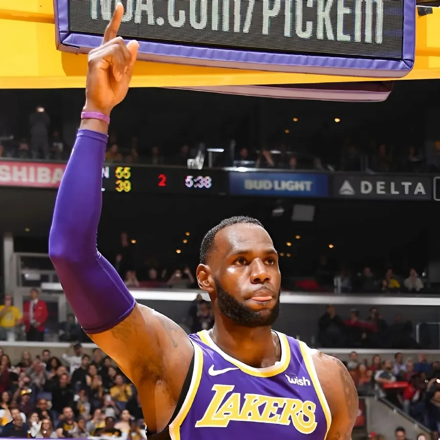 LeBron James News Dampens JJ Redick’s Lakers Coaching Debut