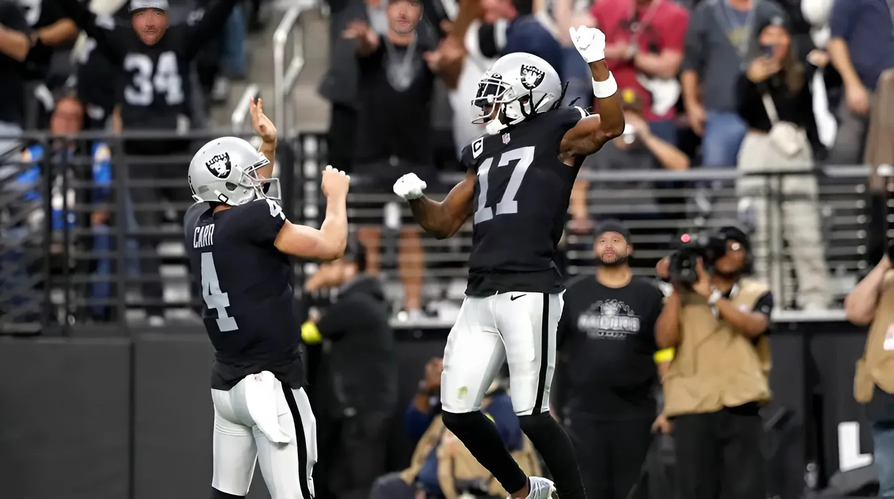 Ex-Raider Derek Carr Breaks Silence on Davante Adams’ Trade Request