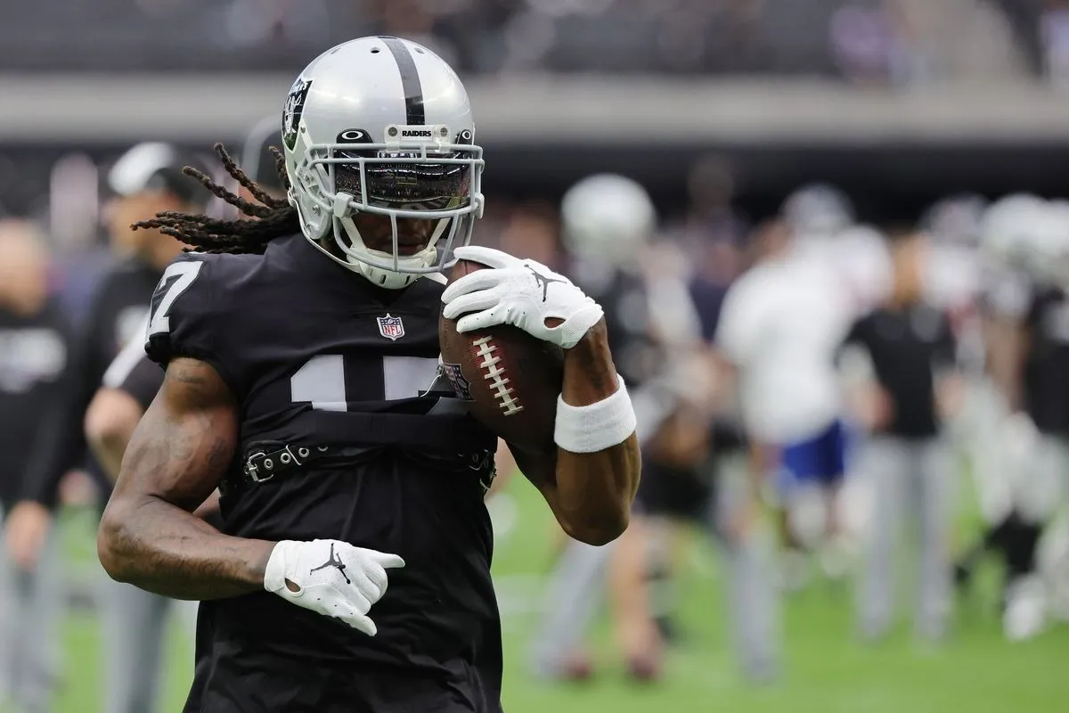 Meyers takes over as Raiders’ top receiver as Adams on the way out