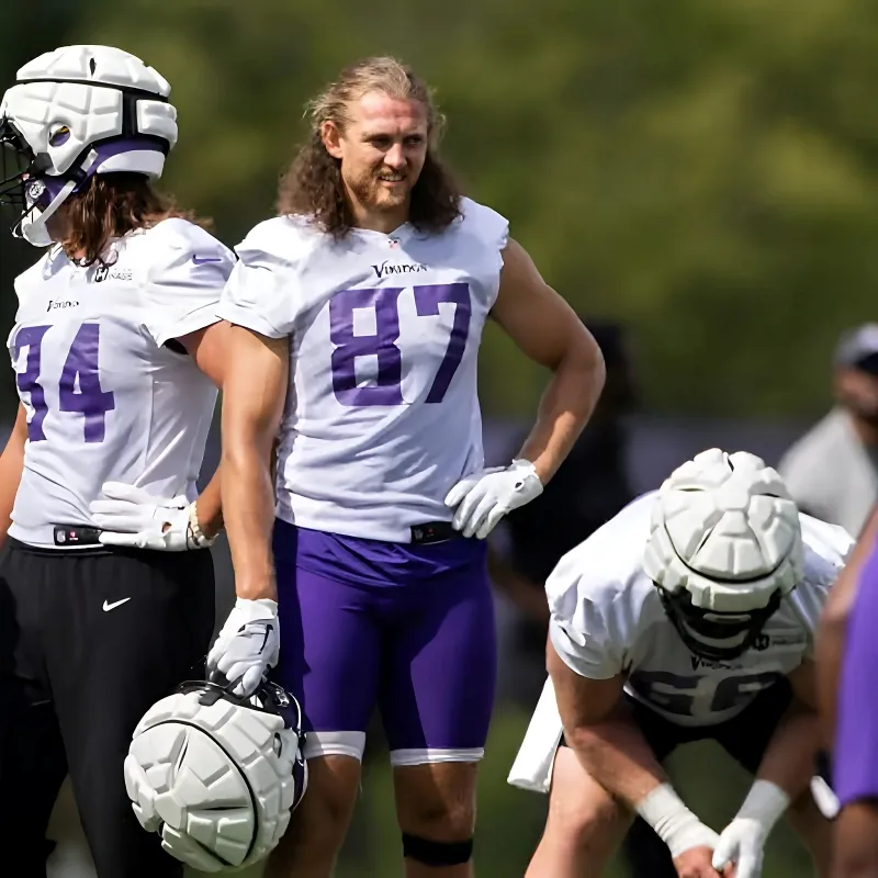 TJ Hockenson is Officially Back at Minnesota Vikings Practice