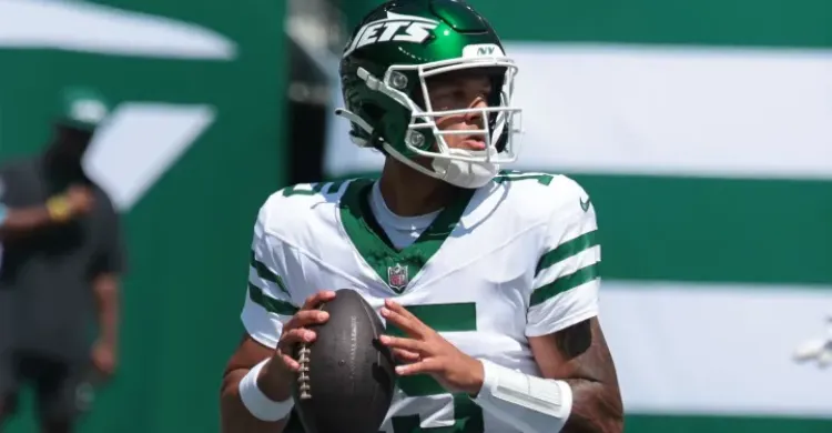 Jets Make Significant Quarterback Move Following Aaron Rodgers Injury