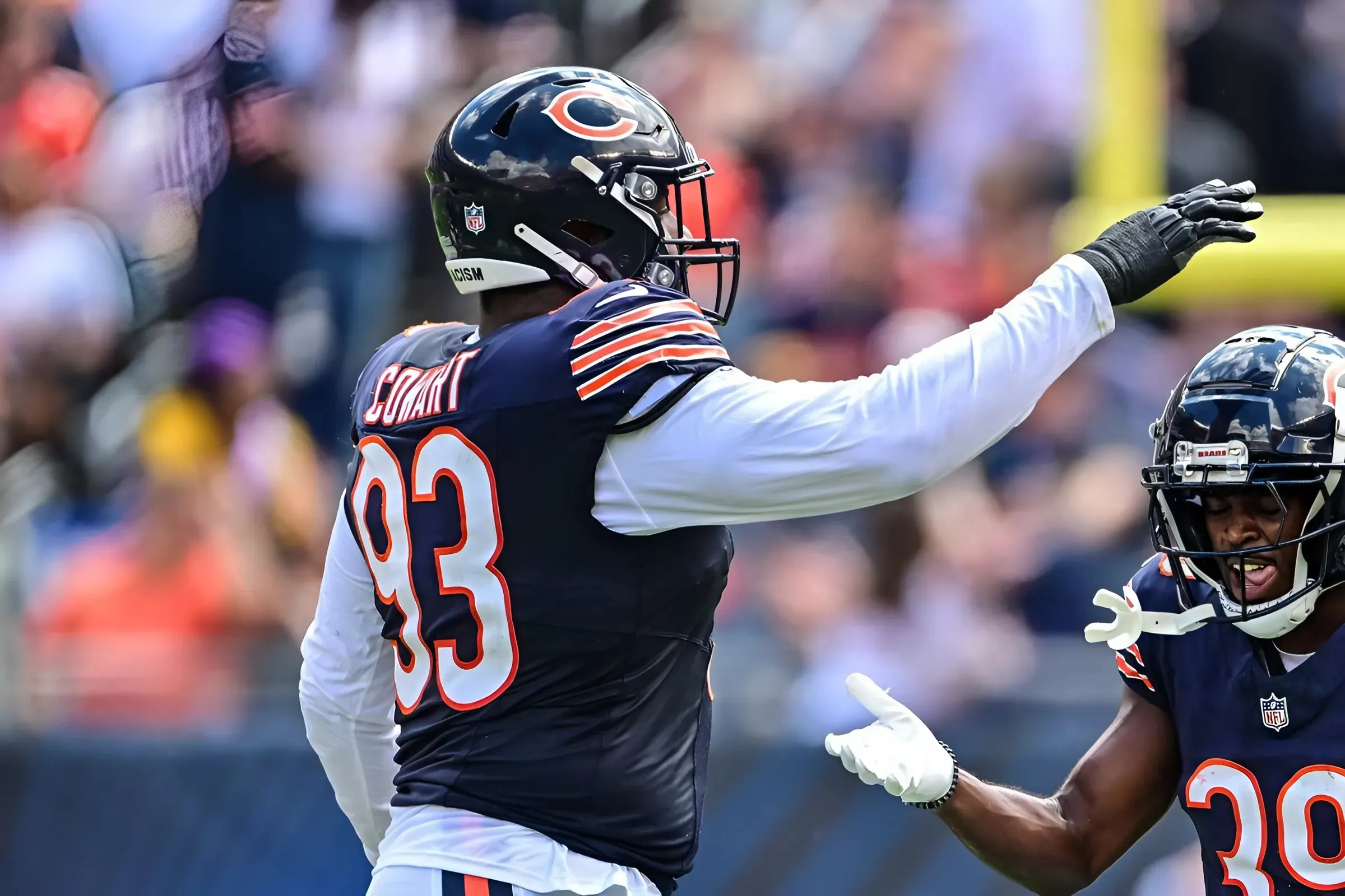 Chicago Bears sign Byron Cowart to the 53-man roster