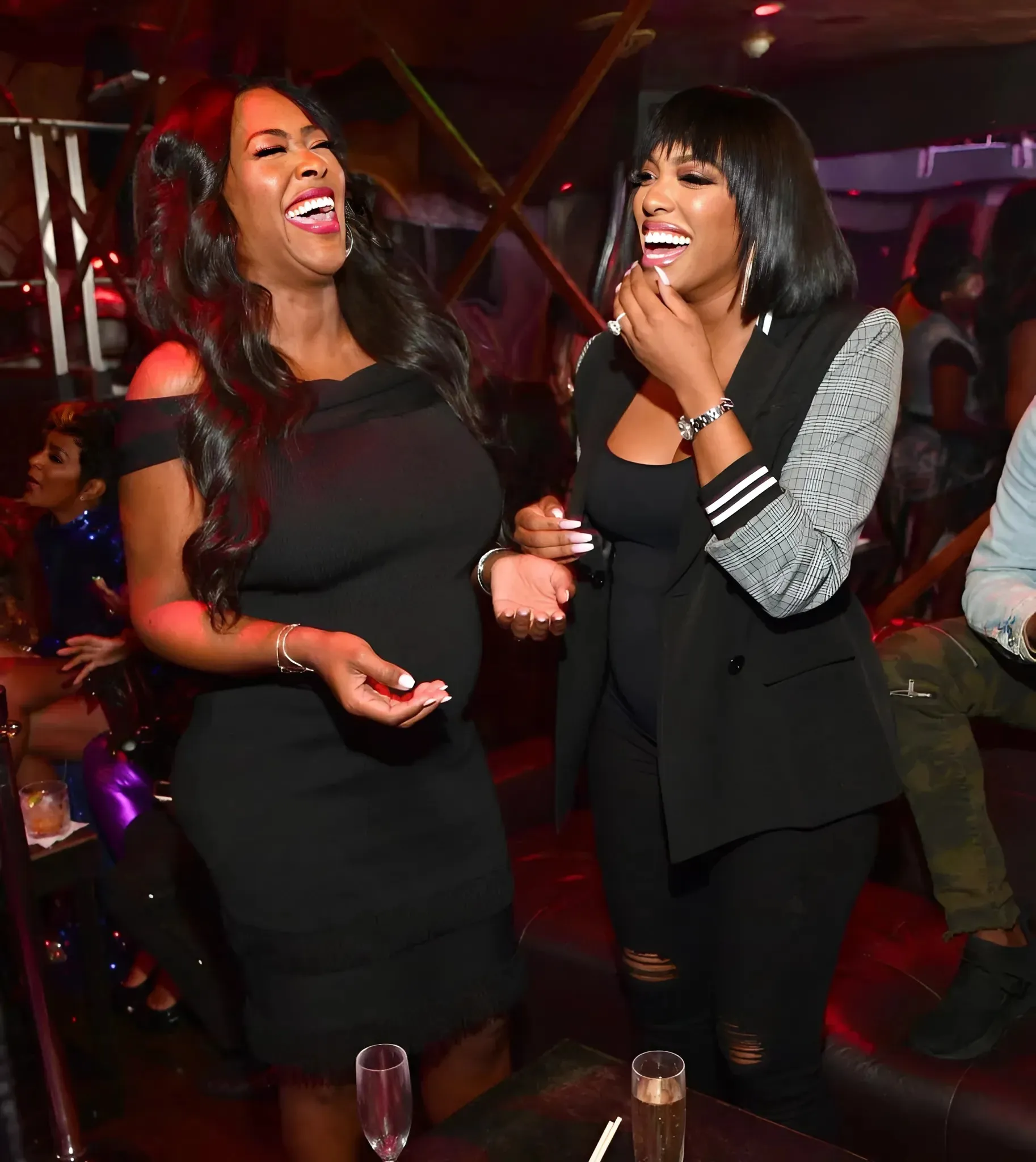 Kenya Moore responds to Porsha Williams after criticizing her body, accusing her colleague of being "fake" and revealing her dating story after breaking up with Marc Daly