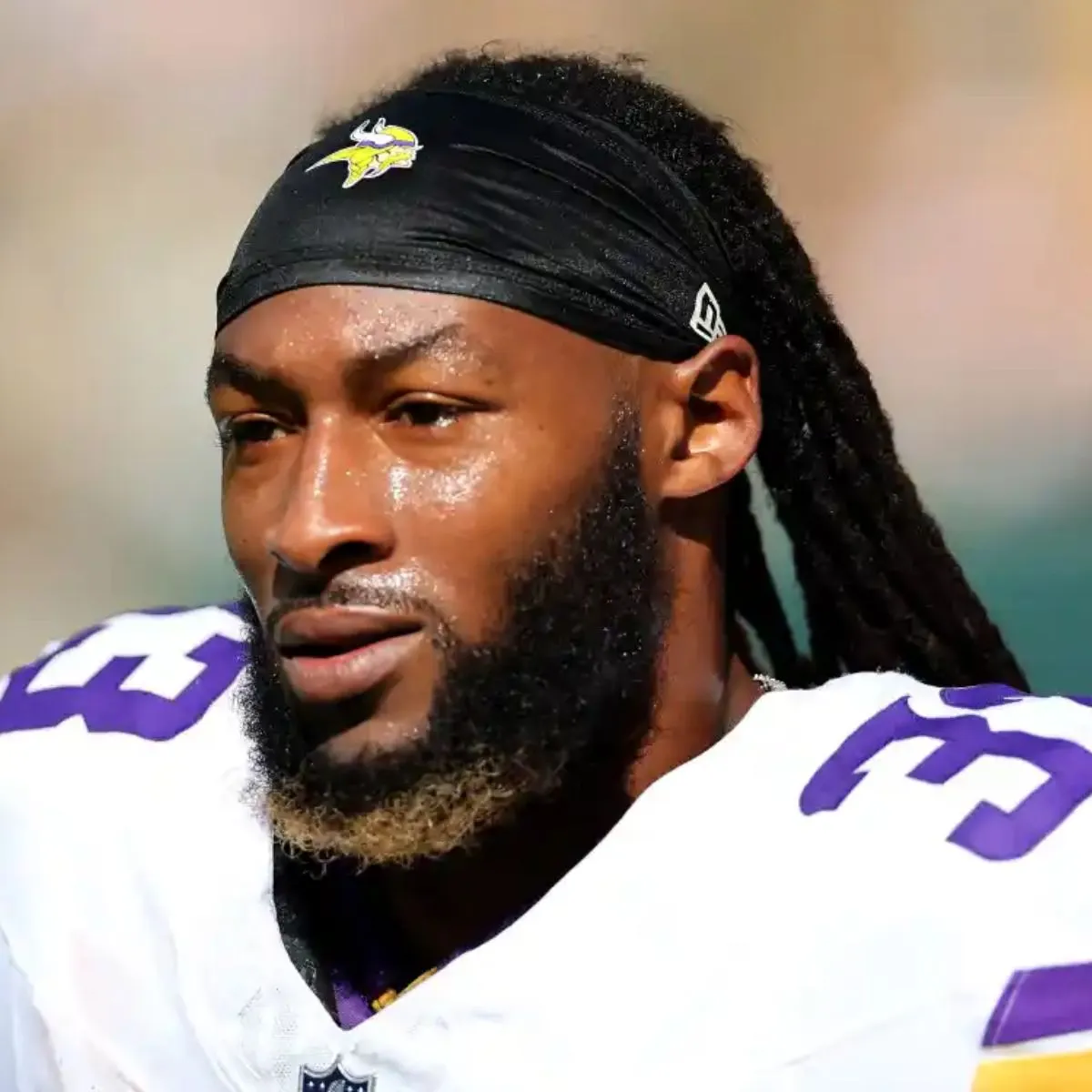 Vikings Urged to Trade for 1,000-Yard Rusher After Aaron Jones Injury