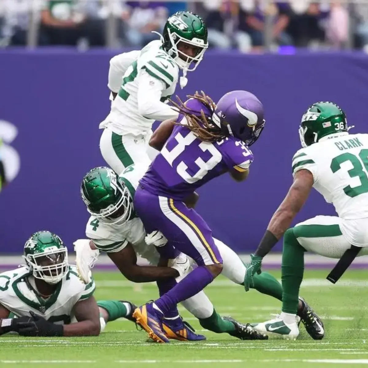 Insider Gives Key Injury Update on Vikings’ Aaron Jones Following Exit vs Jets