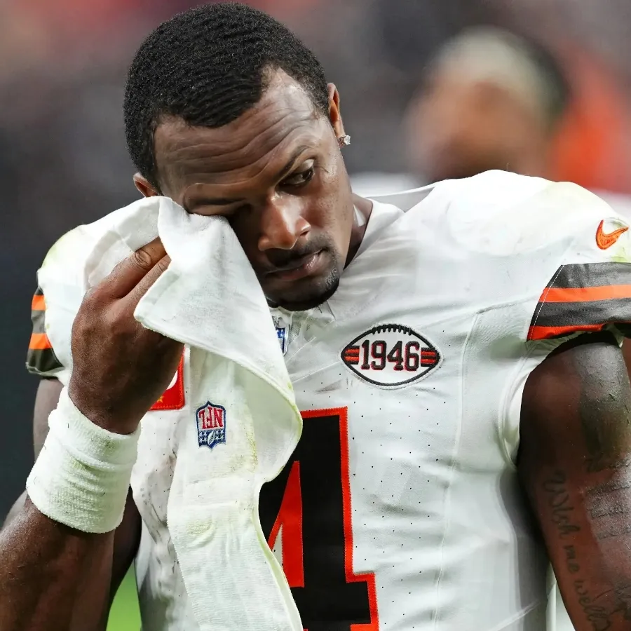 Calls Mount for Browns to Bench Deshaun Watson After Embarrassing Outing