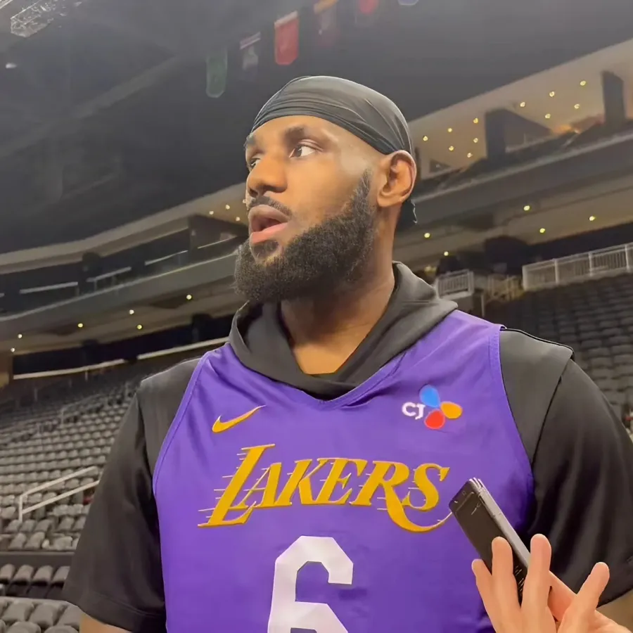 LeBron James Has 4-Word Reaction to Lakers Rookie’s Preseason Debut