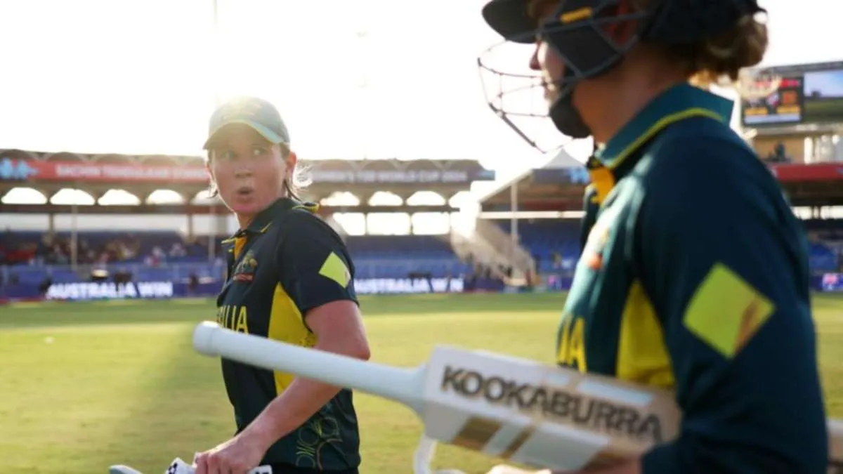 Aussies ‘suck it up’ to start T20 World Cup defence with a win over Sri Lanka