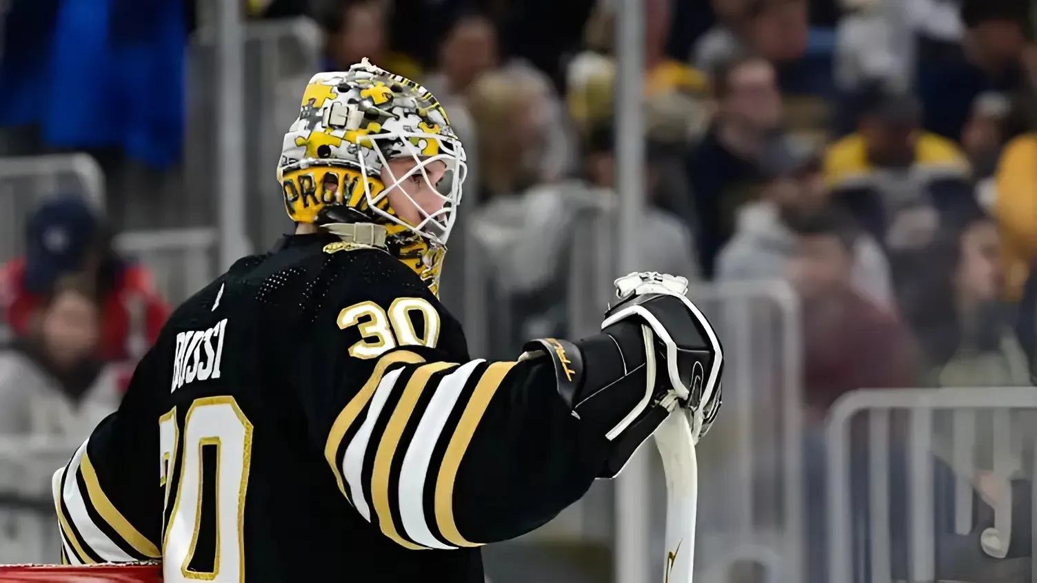 Bruins avoid major disaster with goaltending after signing Jeremy Swayman