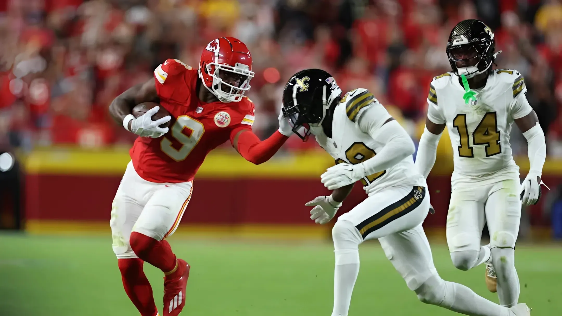 Travis Kelce explains the immediate success of Kareem Hunt, JuJu Smith-Schuster