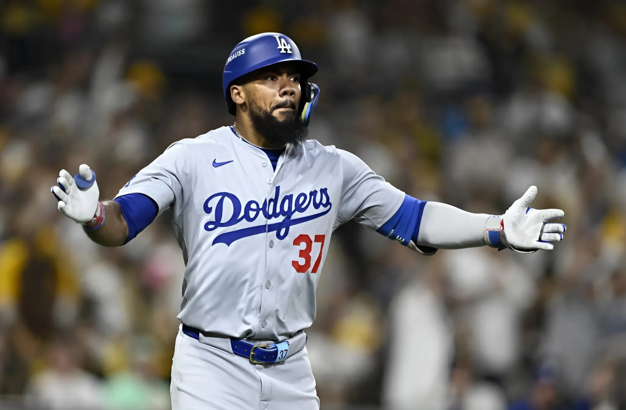 No extension talks have taken place between Dodgers, Teoscar Hernandez