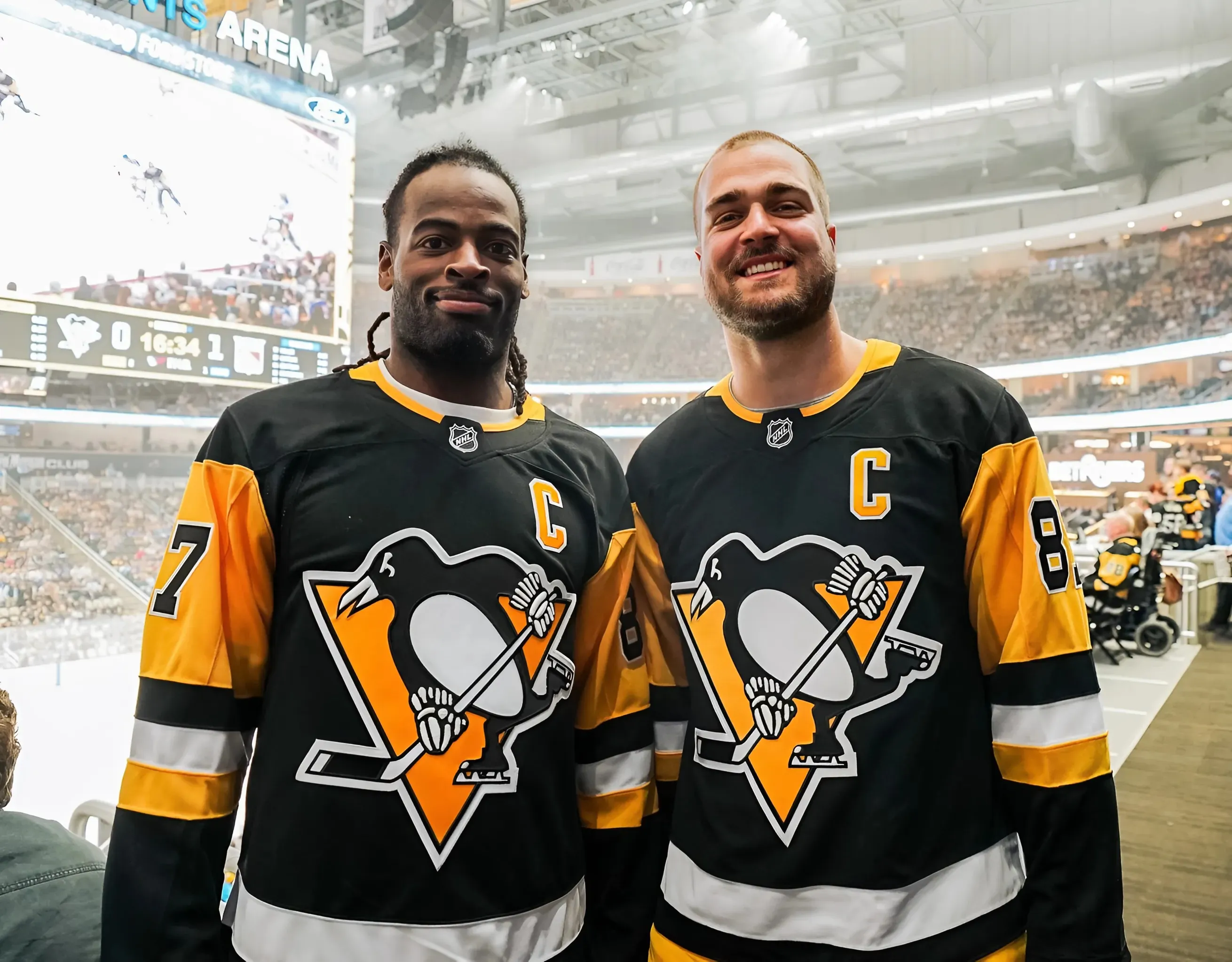 Najee Harris, Pat Freiermuth Attend Penguins Season Opener