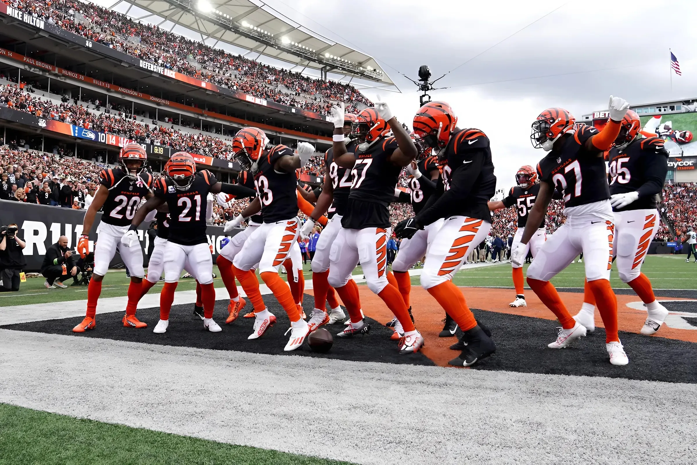 Cincinnati Bengals Defensive Leader Hosts Team Meeting to Address About Terrible 2024 Performance