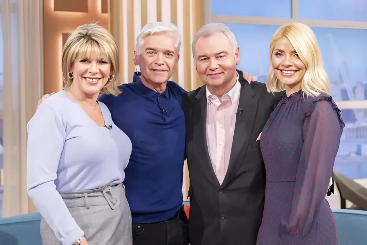 Eamonn Holmes hits back at Phillip Schofield again after claims he’s ‘consumed by jealousy’ of ex This Morn ngocc