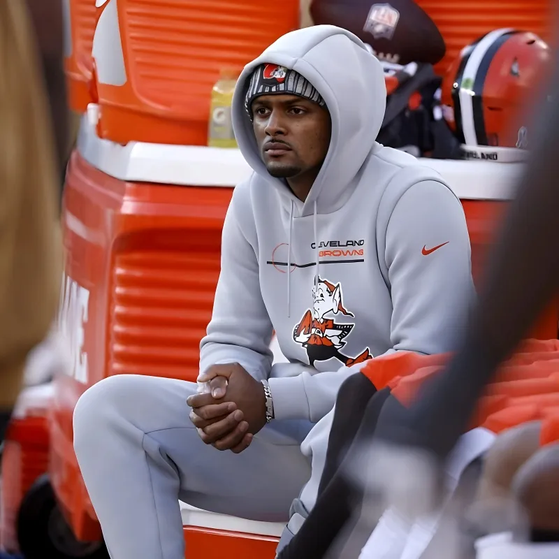 Analyst Guesses Why Browns Have Not Benched Deshaun Watson