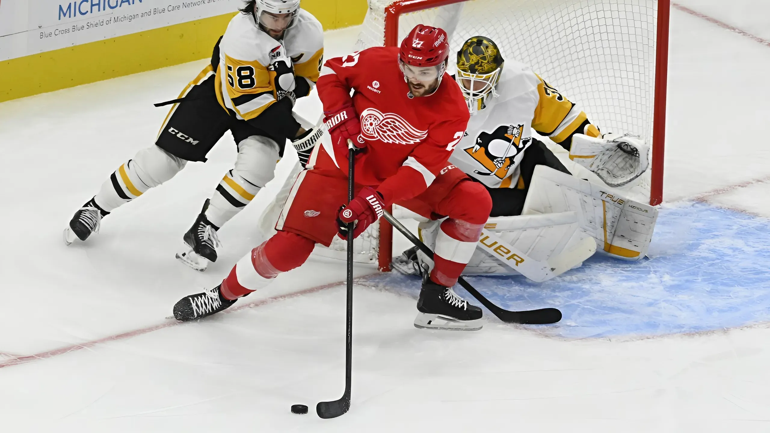 Red Wings drop season opener 6-3 to Penguins