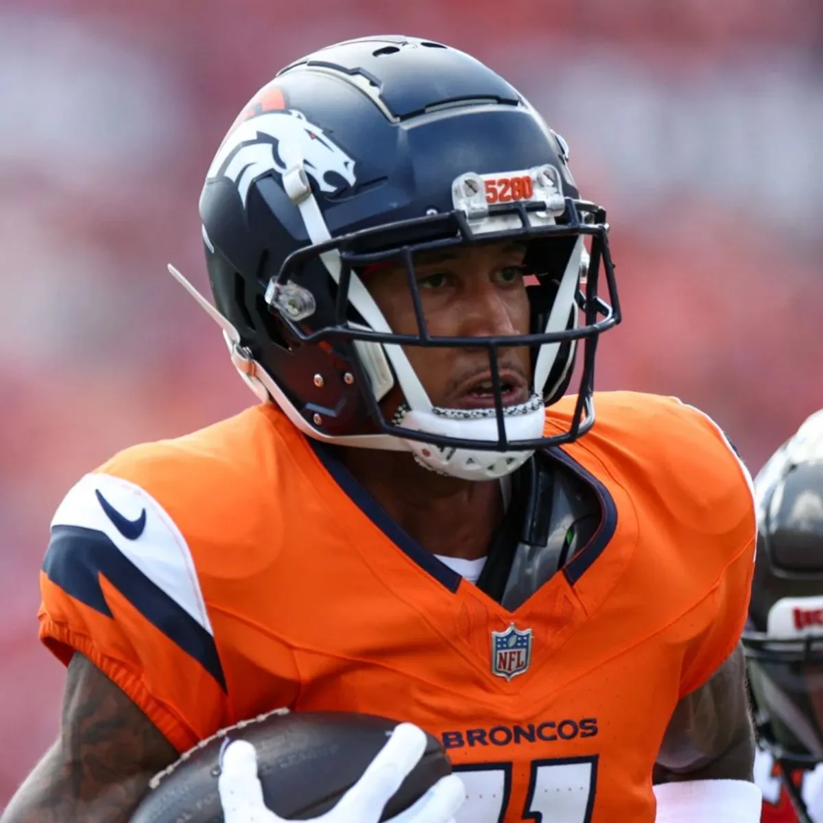 Broncos WR to miss time following finger surgery