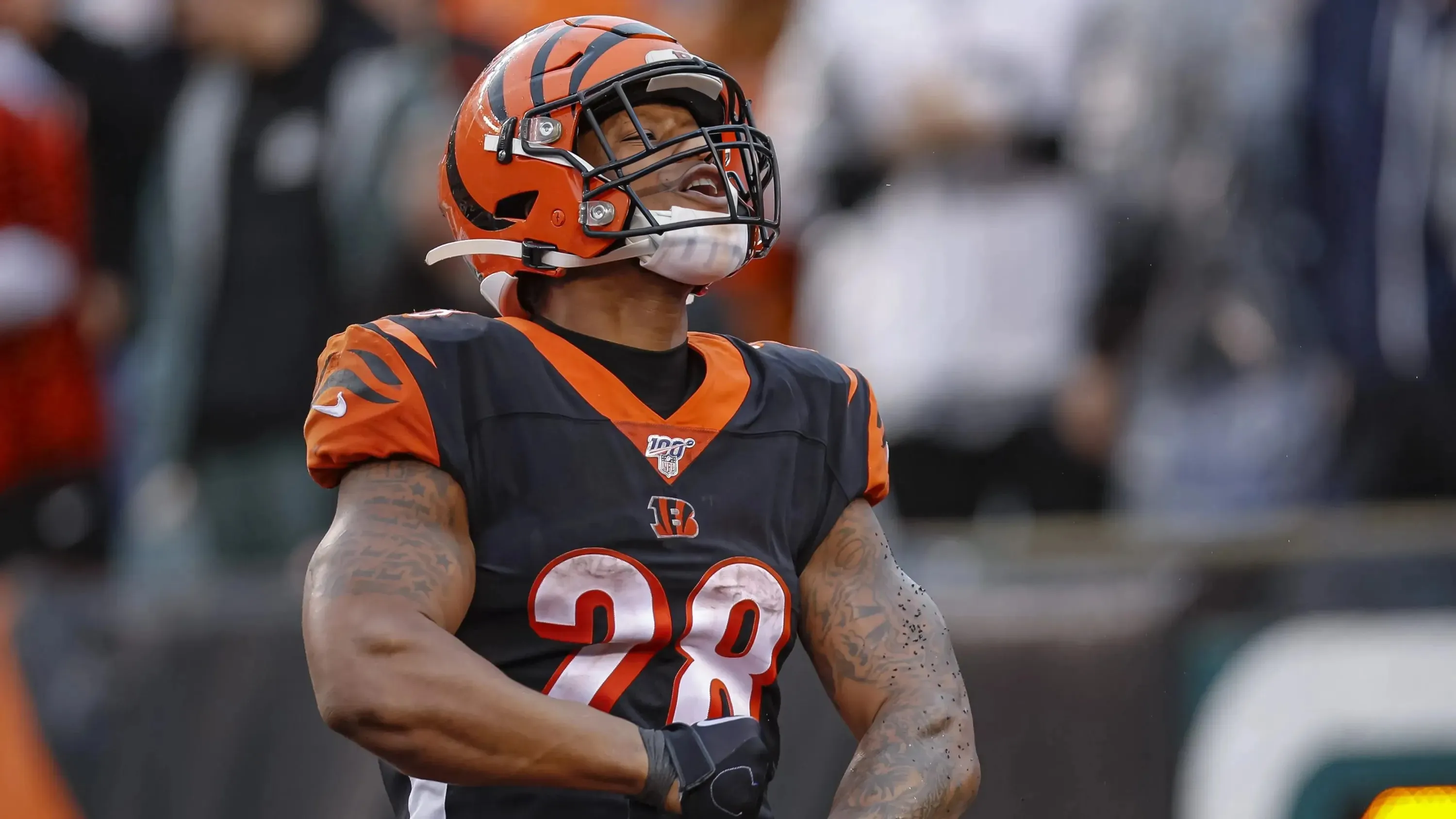 Texans RB Joe Mixon Takes Shot at Bears’ T.J. Edwards in NSFW Rant