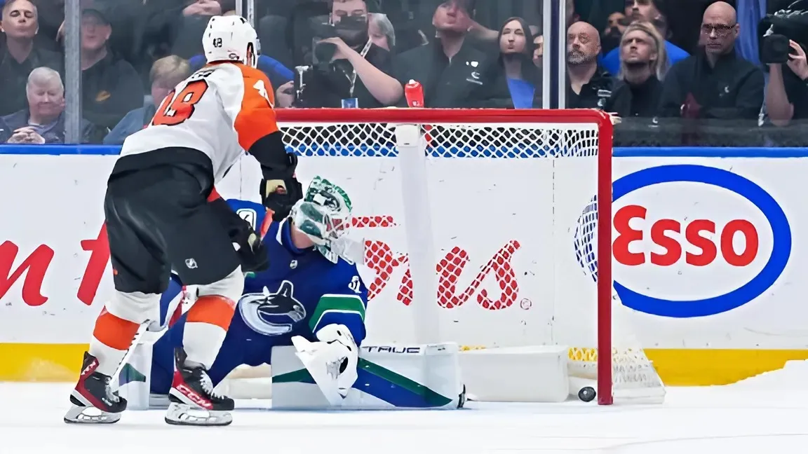 Morgan Frost wins it in shootout as Flyers defeat Canucks 3-2 in season opener