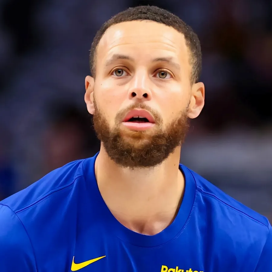 Steph Curry leaves preseason game with finger injury